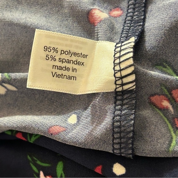 Lane Bryant Tank Top V-Neck Sleeveless Blouse Women's Navy Floral Size 26/28 - Picture 4 of 7